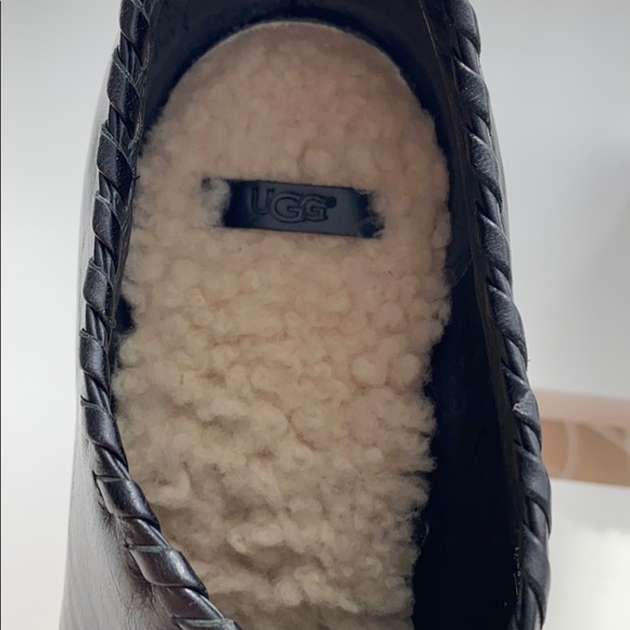 UGG - Picture 3 of 4